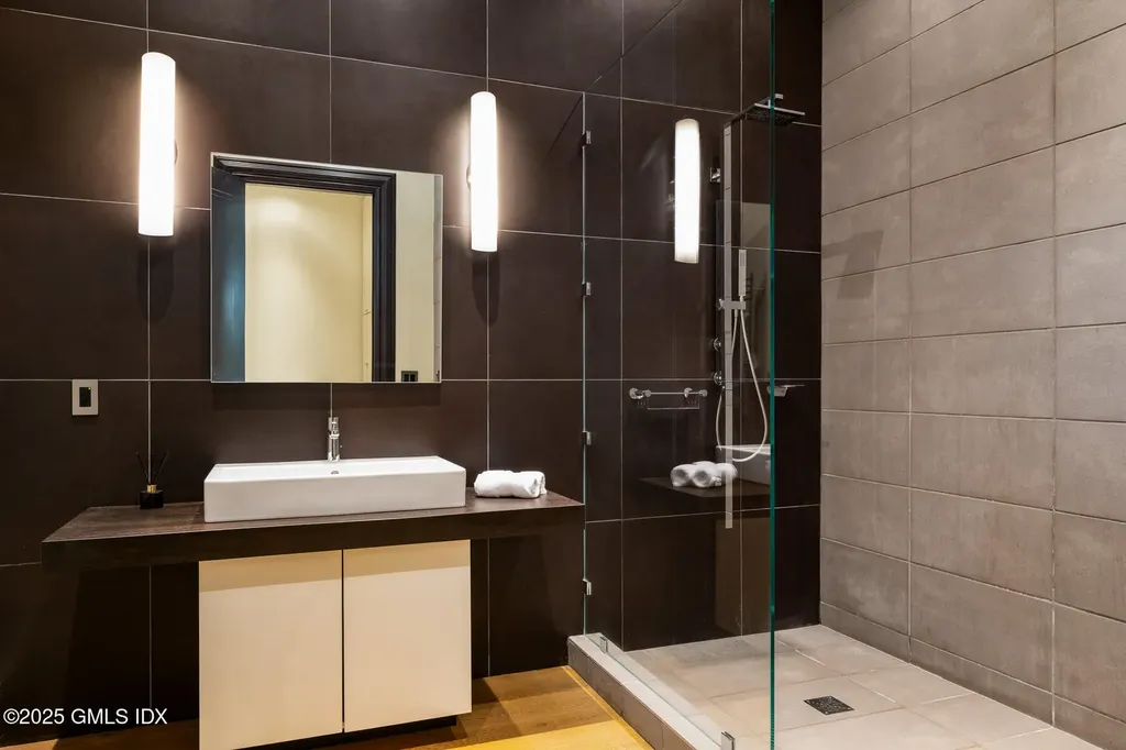 41 Meadow Wood Drive Greenwich CT 06830