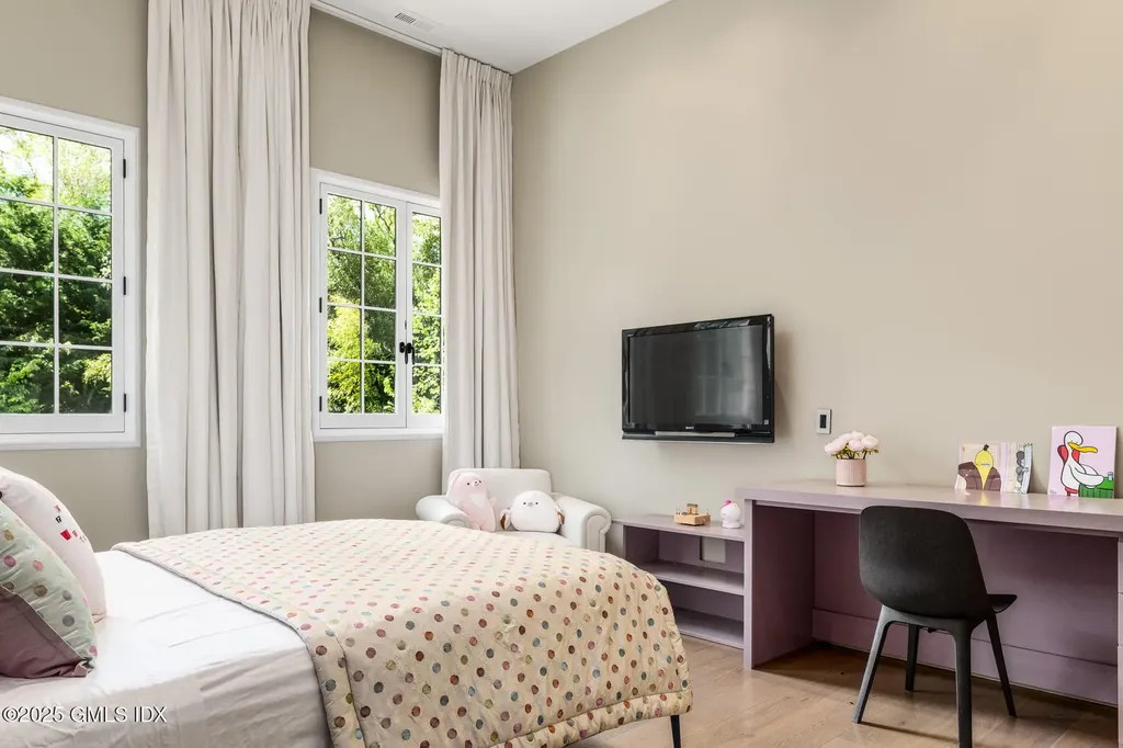 41 Meadow Wood Drive Greenwich CT 06830