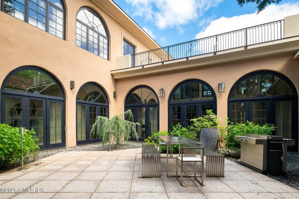 41 Meadow Wood Drive Greenwich CT 06830