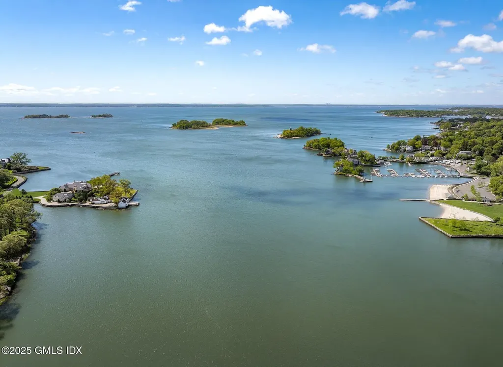 41 Meadow Wood Drive Greenwich CT 06830