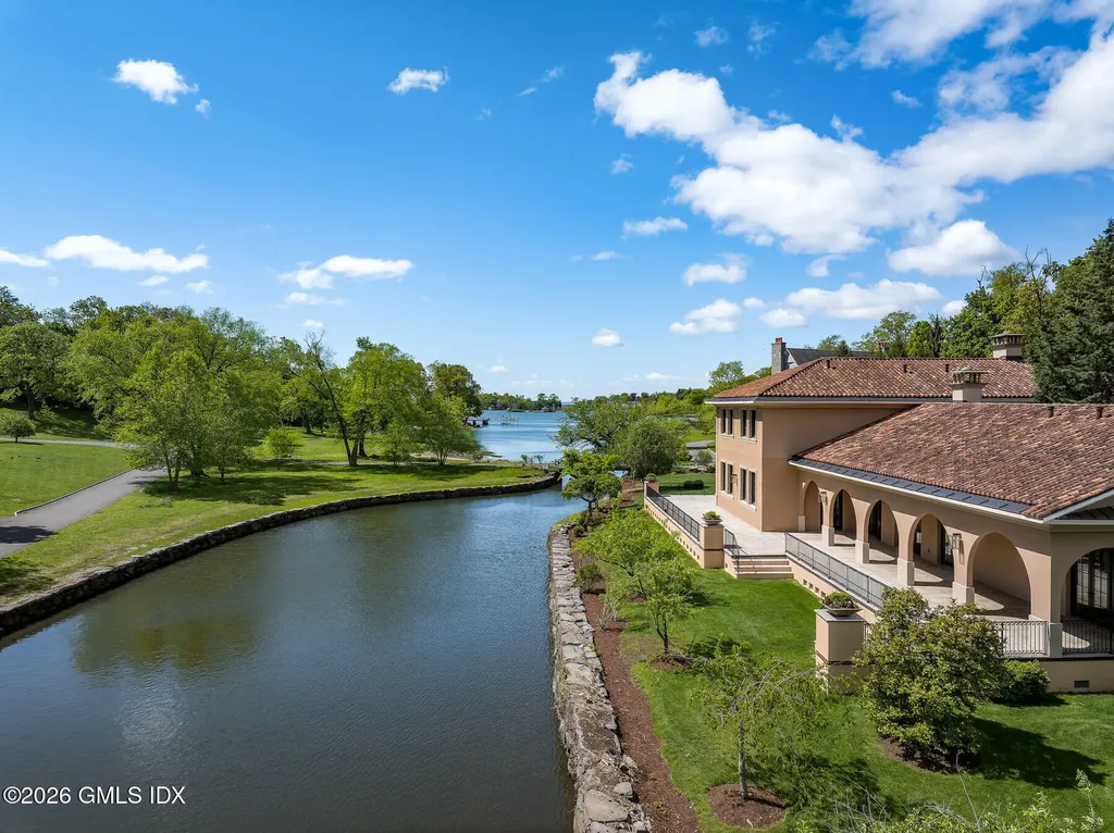 41 Meadow Wood Drive Greenwich CT 06830