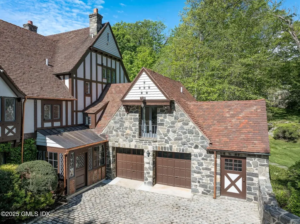 78 Khakum Wood Road Greenwich CT 06831