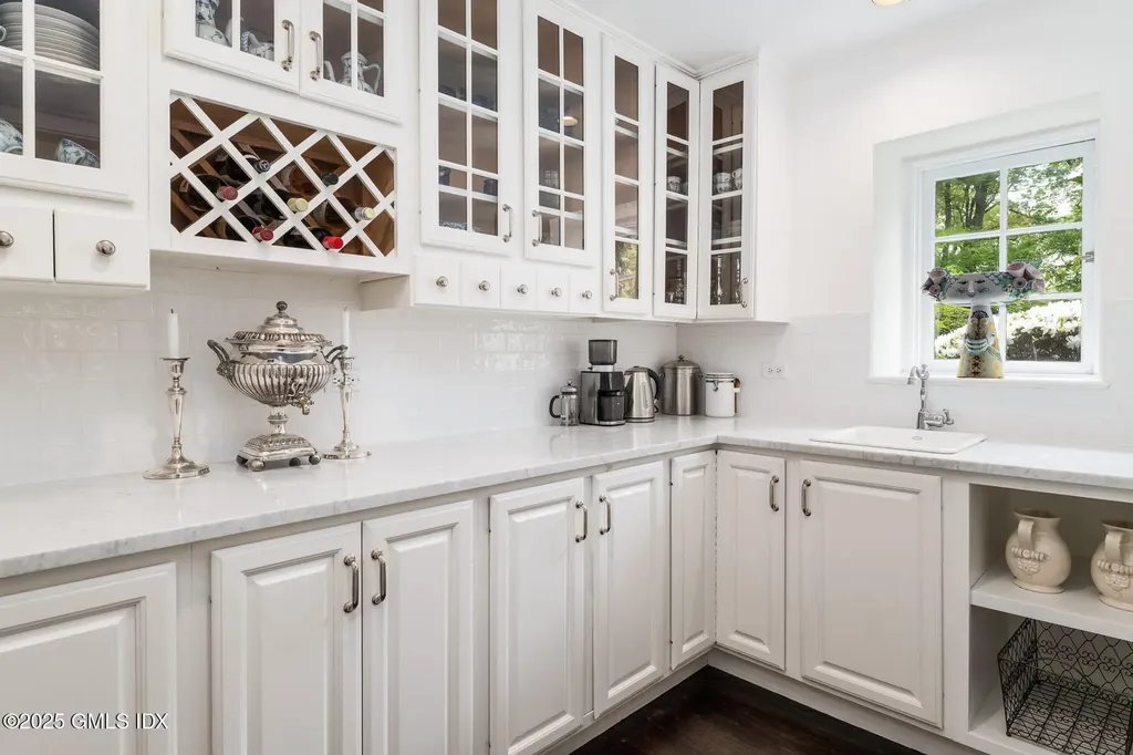 78 Khakum Wood Road Greenwich CT 06831