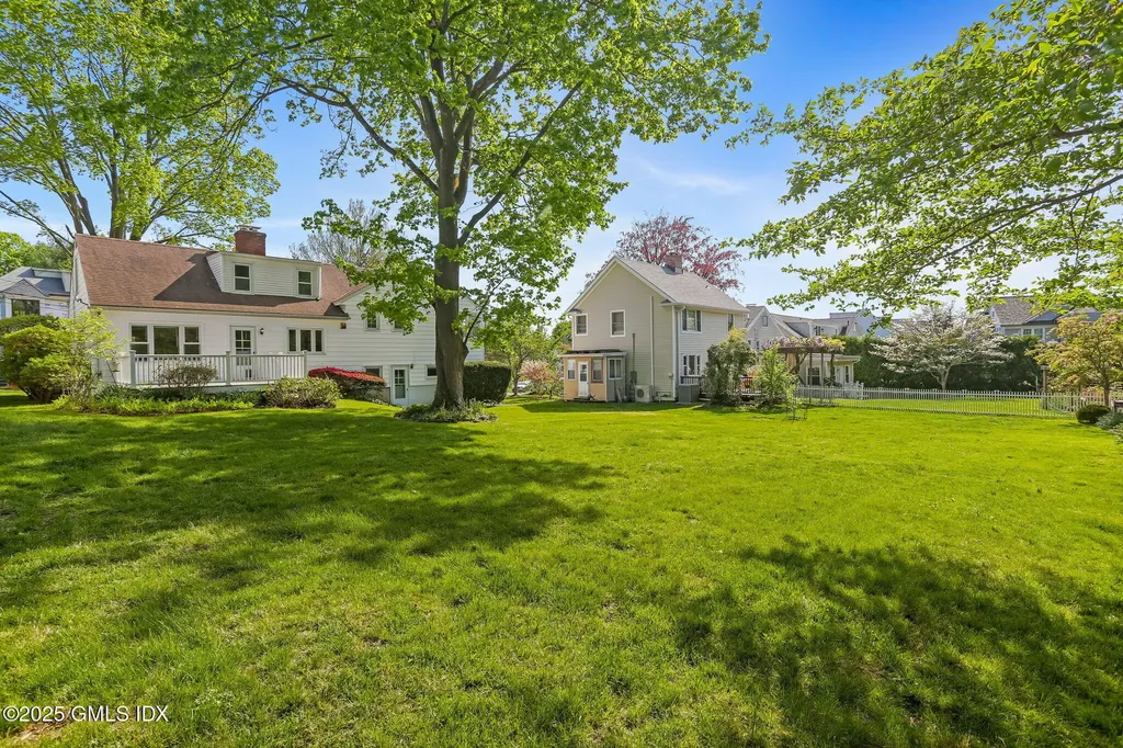 19 Bayside Terrace Riverside CT 06878