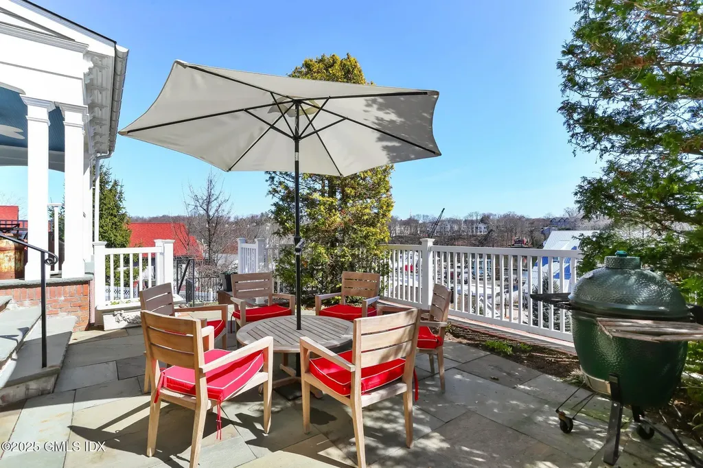 523 E Putnam Avenue Cos Cob CT 06807