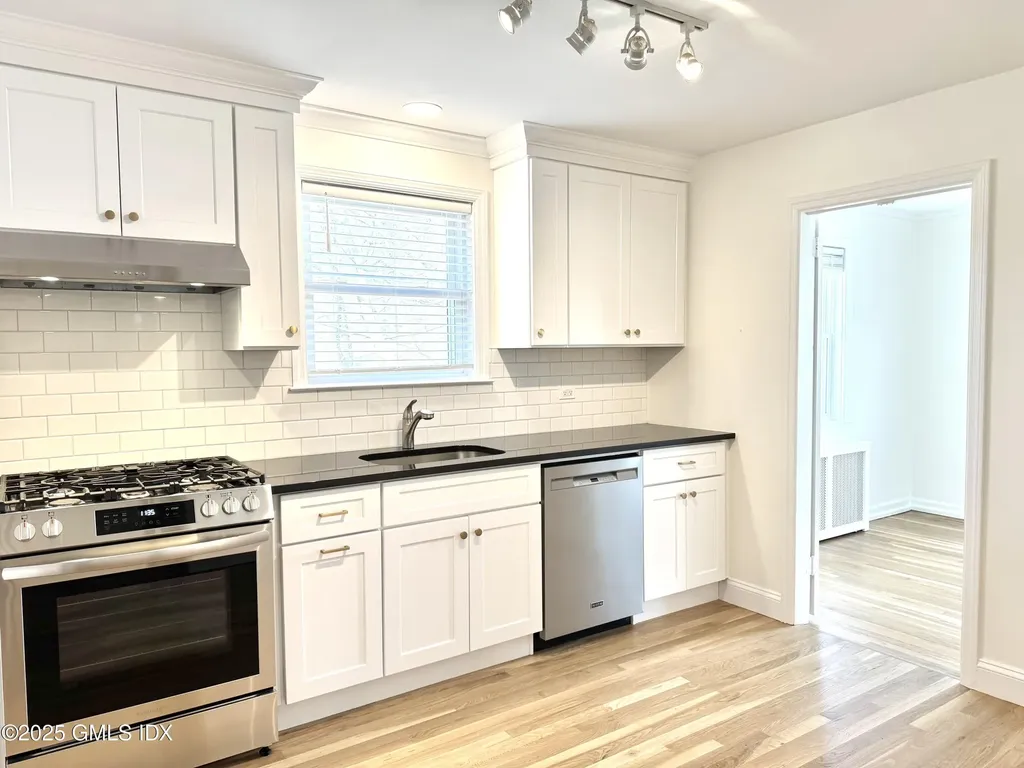 6 Arnold Street Old Greenwich CT 06870