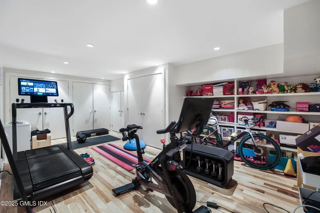 59 Hillside Road Greenwich CT 06830