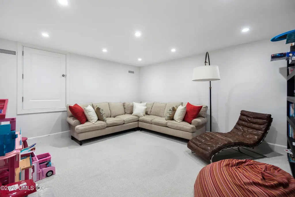 59 Hillside Road Greenwich CT 06830