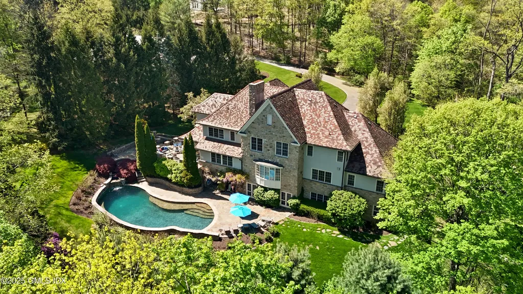 8 Chieftans Road Greenwich CT 06831