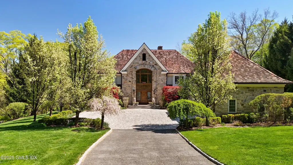 8 Chieftans Road Greenwich CT 06831