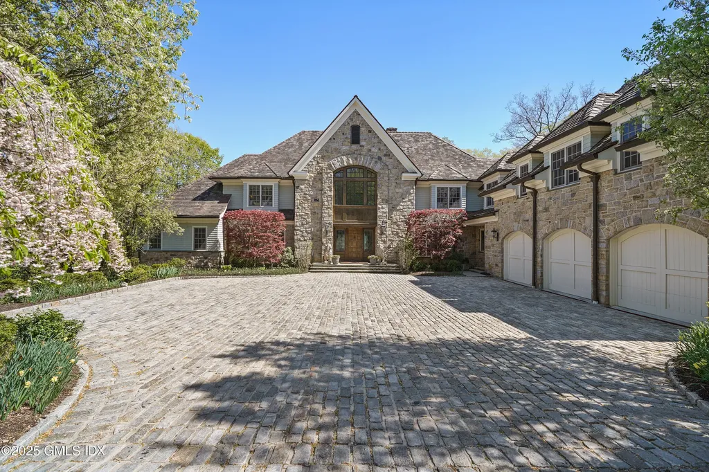 8 Chieftans Road Greenwich CT 06831