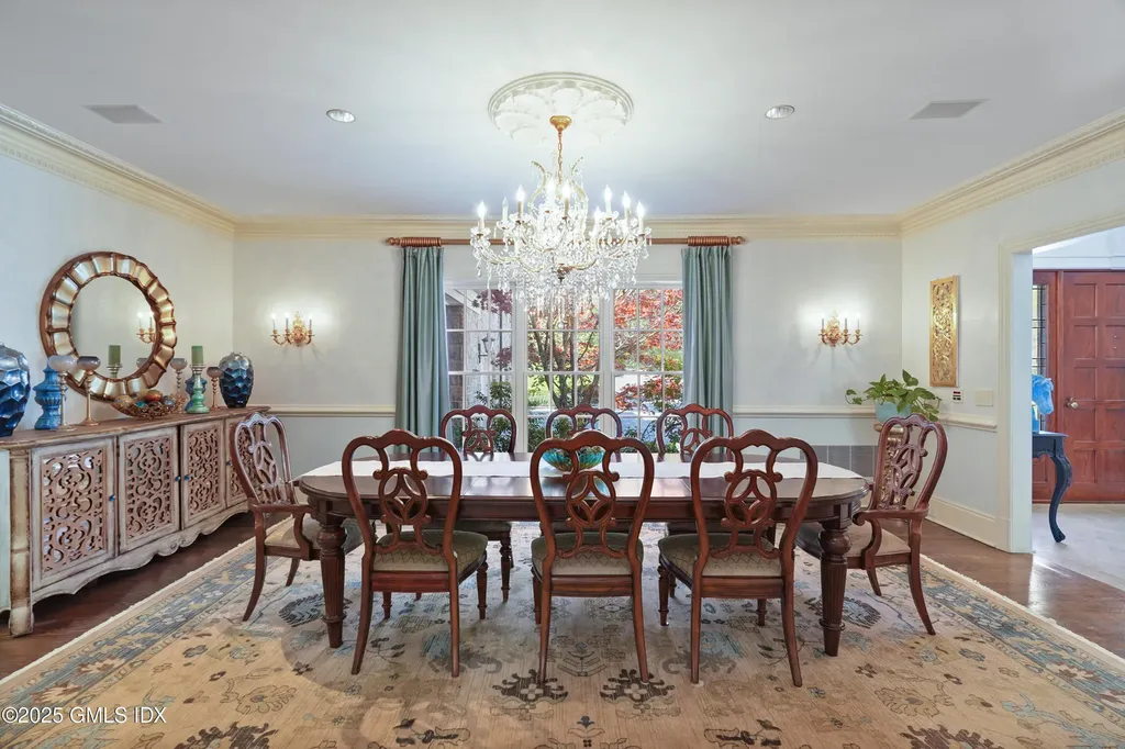 8 Chieftans Road Greenwich CT 06831