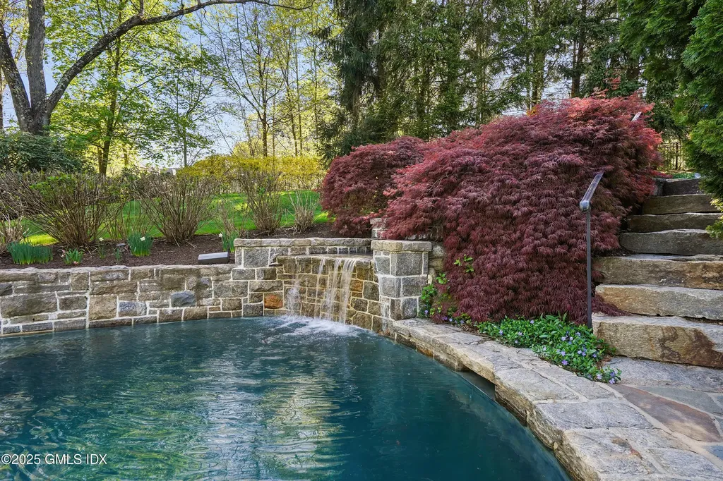 8 Chieftans Road Greenwich CT 06831