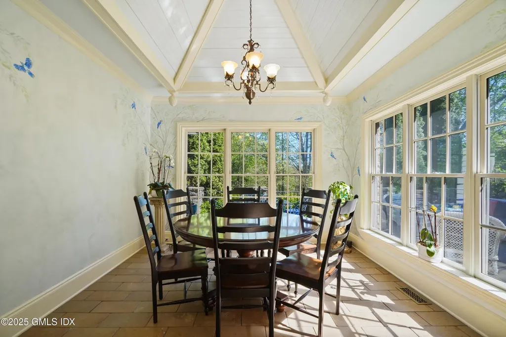 8 Chieftans Road Greenwich CT 06831