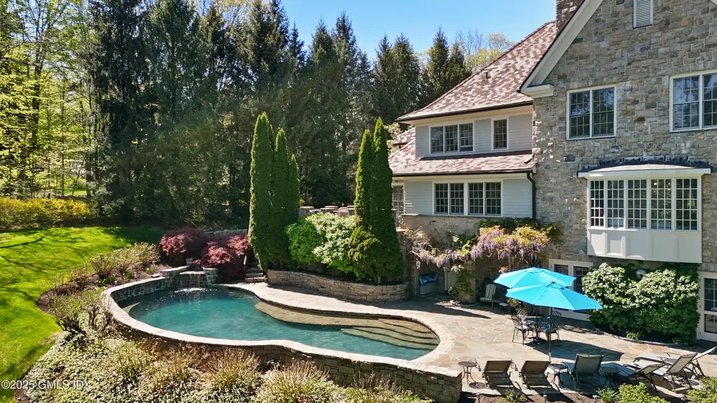 8 Chieftans Road Greenwich CT 06831