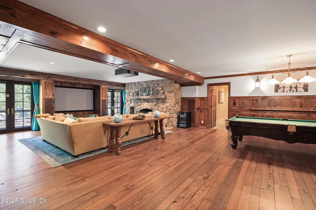 8 Chieftans Road Greenwich CT 06831