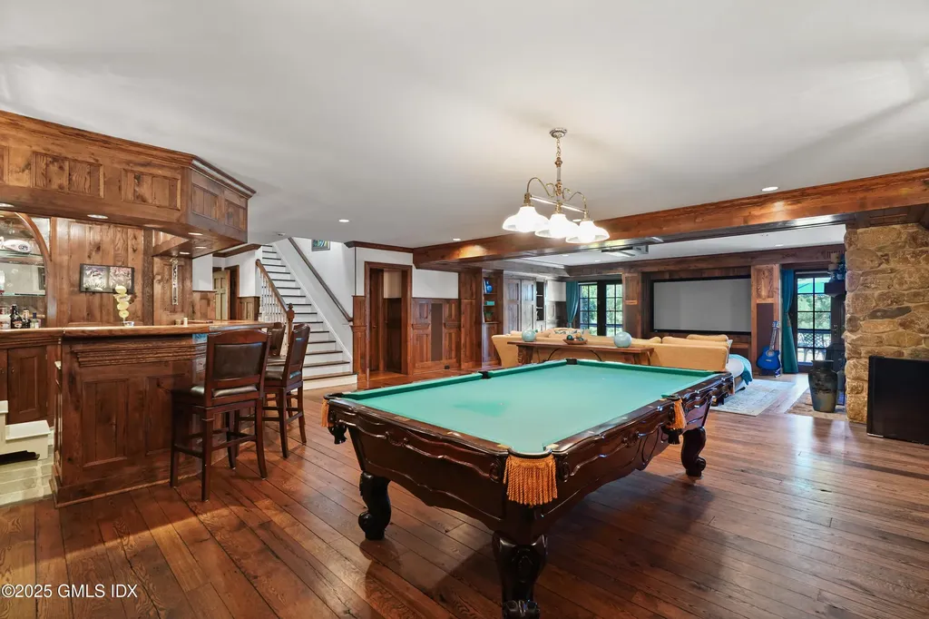 8 Chieftans Road Greenwich CT 06831