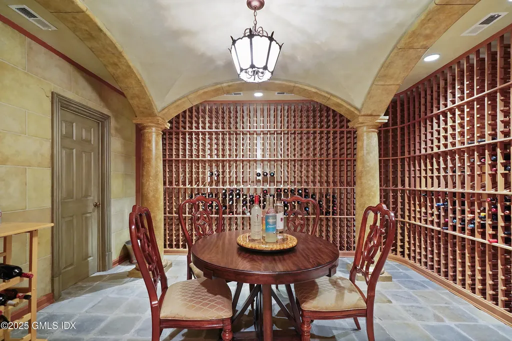 8 Chieftans Road Greenwich CT 06831