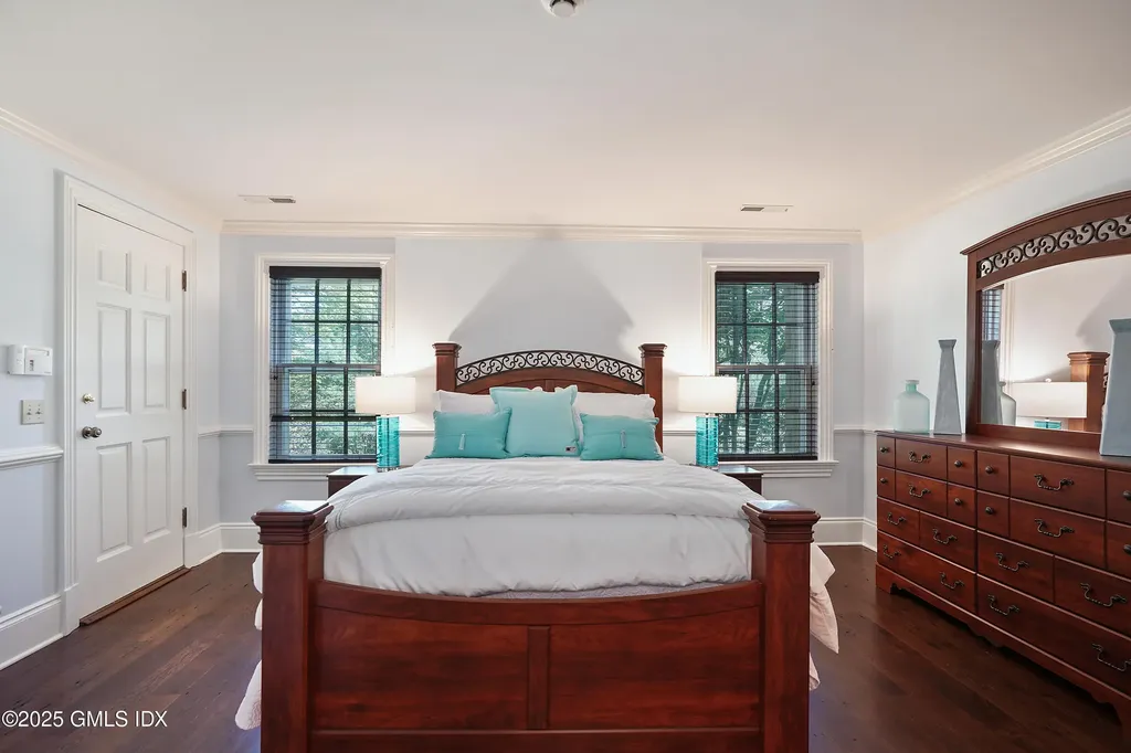 8 Chieftans Road Greenwich CT 06831