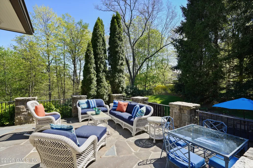 8 Chieftans Road Greenwich CT 06831