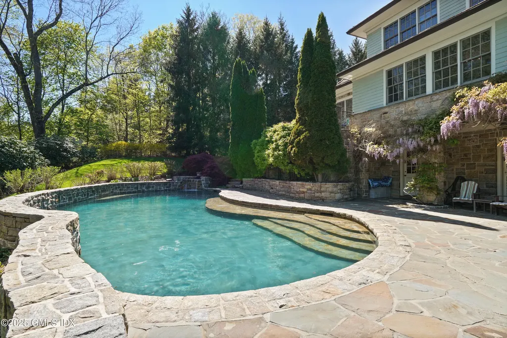 8 Chieftans Road Greenwich CT 06831