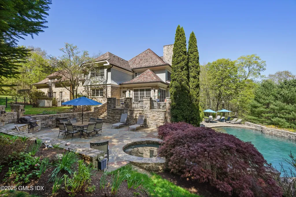 8 Chieftans Road Greenwich CT 06831