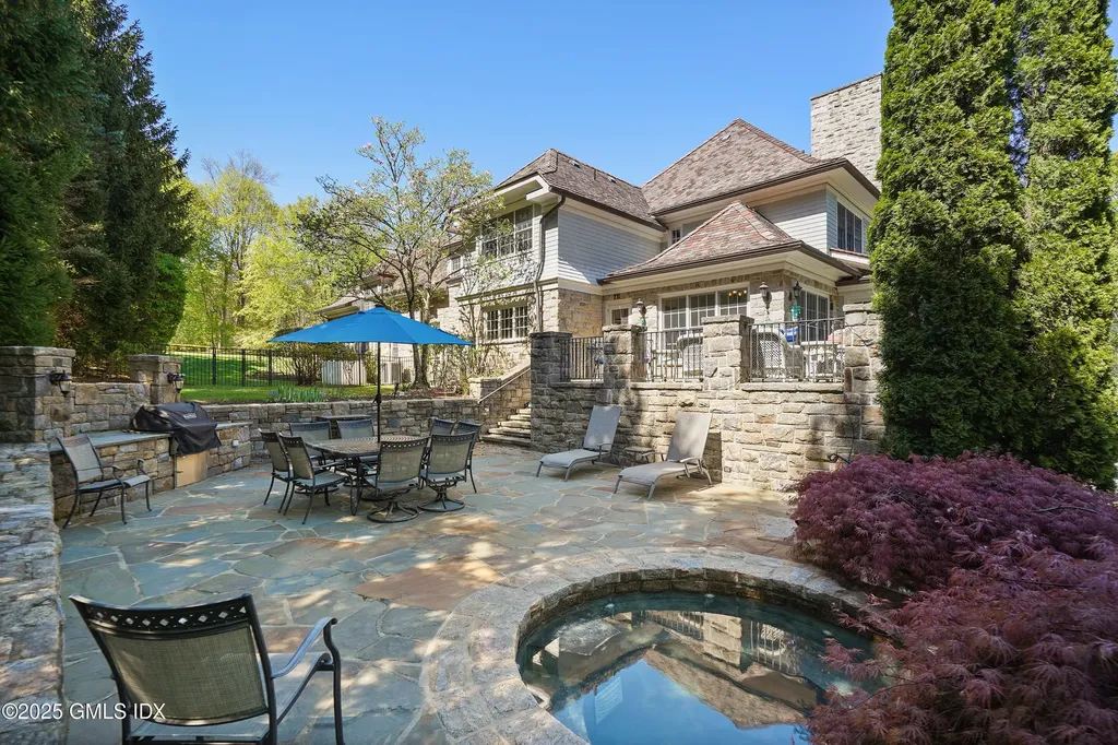 8 Chieftans Road Greenwich CT 06831