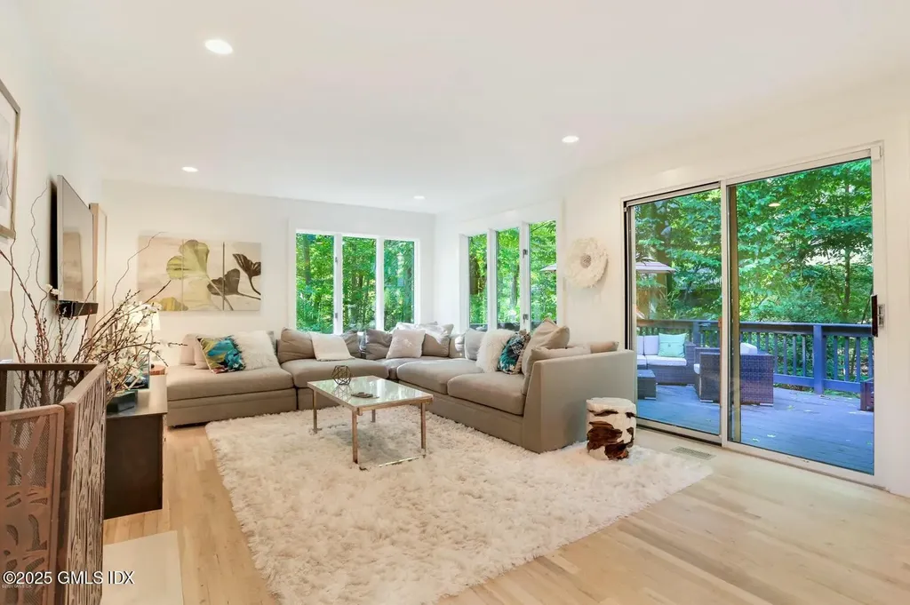 10 Stepping Stone Lane Greenwich CT 06830