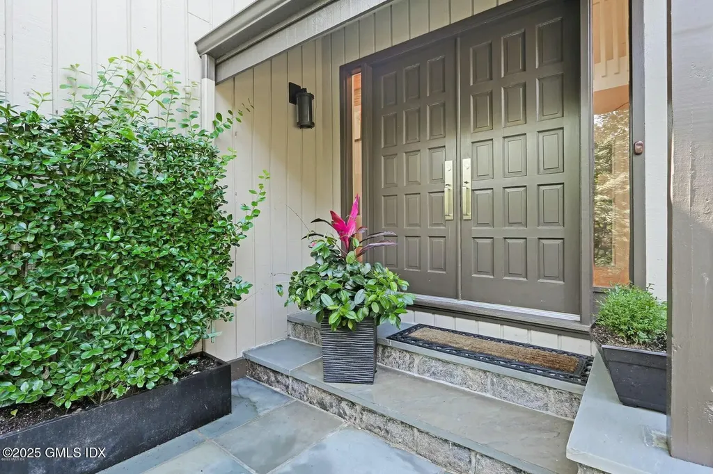 10 Stepping Stone Lane Greenwich CT 06830