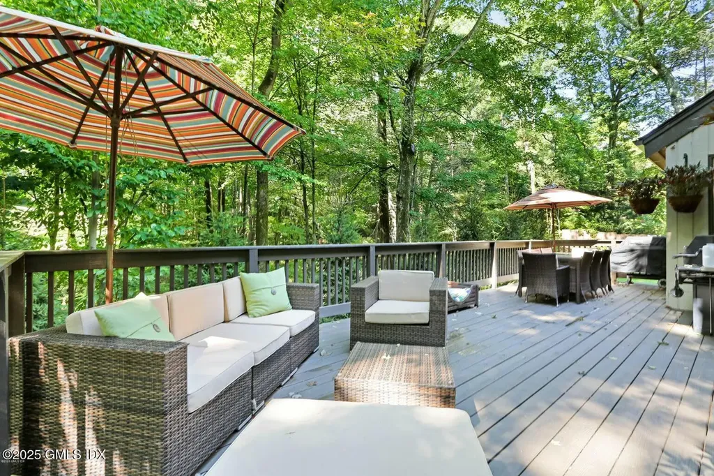 10 Stepping Stone Lane Greenwich CT 06830