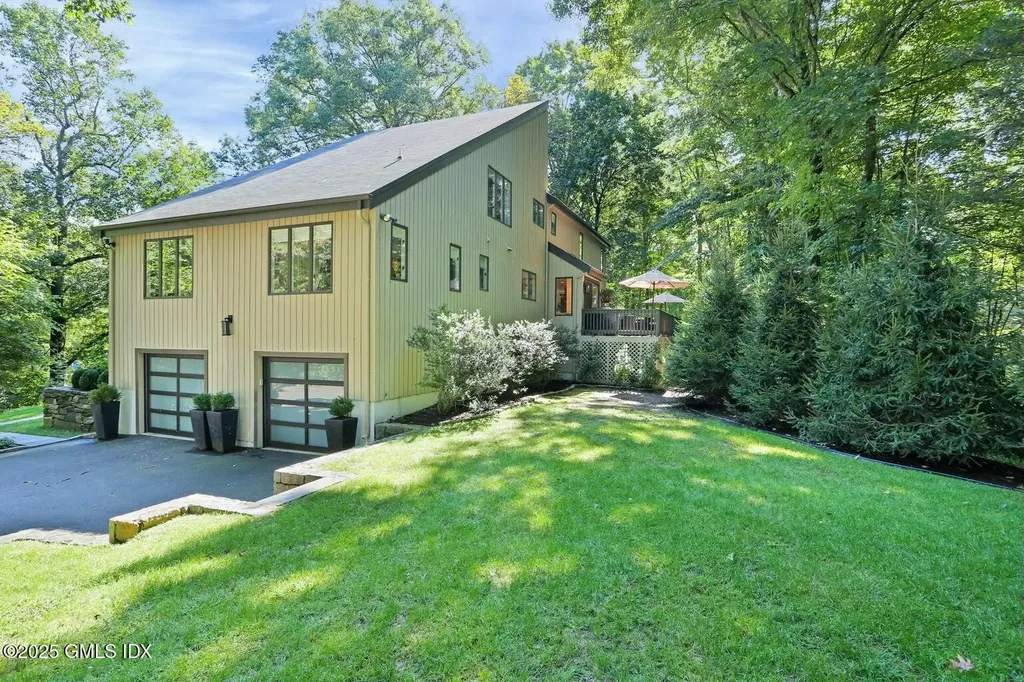 10 Stepping Stone Lane Greenwich CT 06830