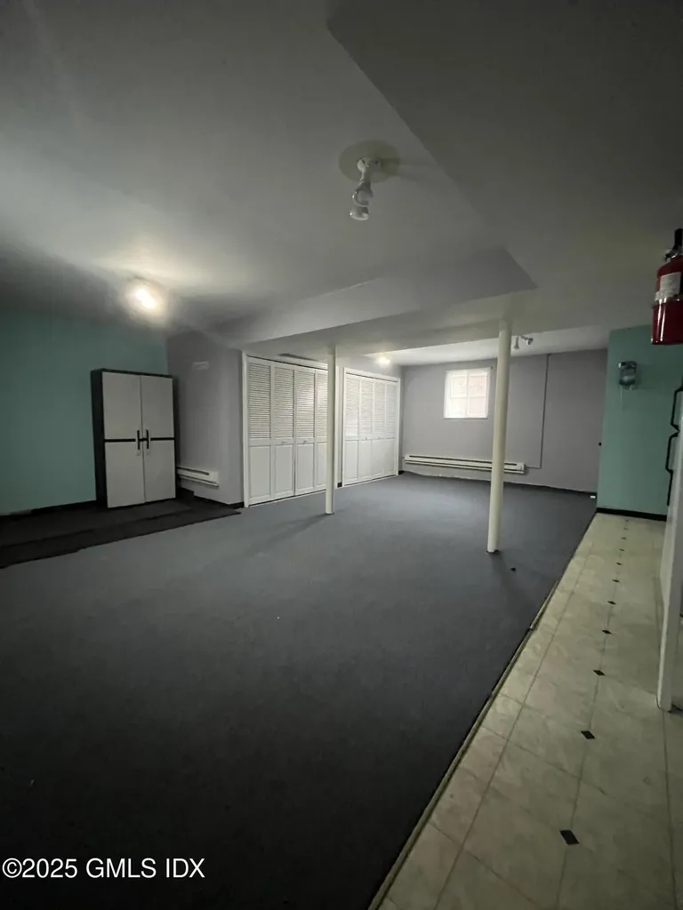 21 Booth Court Greenwich CT 06830