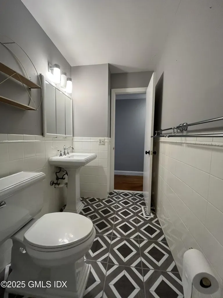 21 Booth Court Greenwich CT 06830