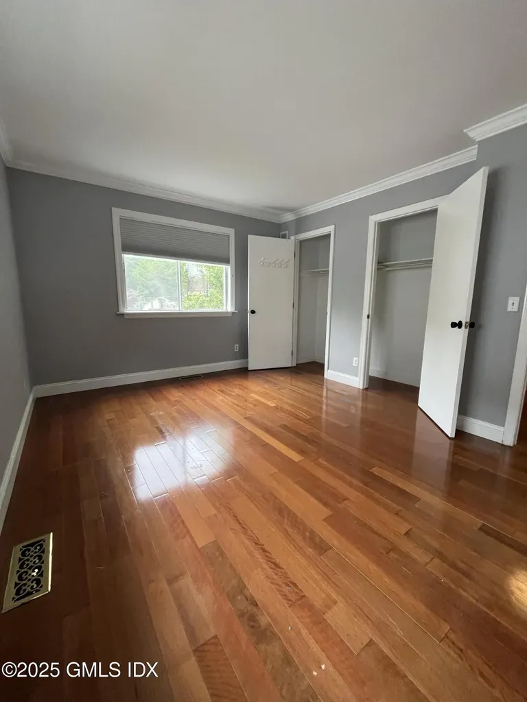 21 Booth Court Greenwich CT 06830