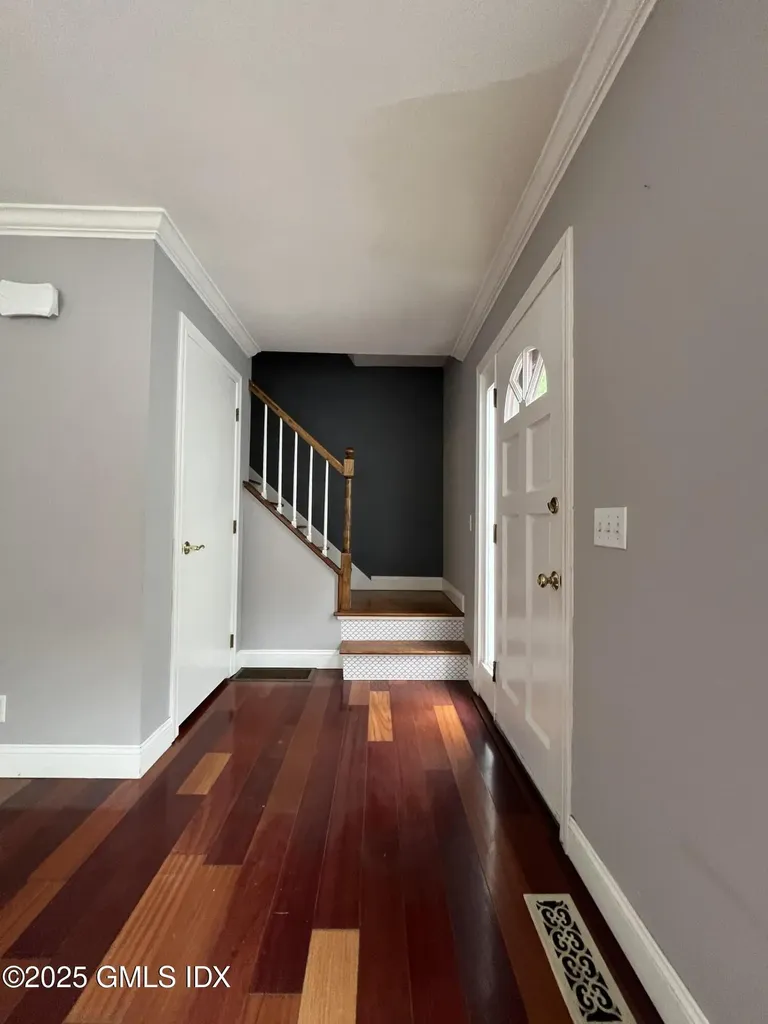 21 Booth Court Greenwich CT 06830