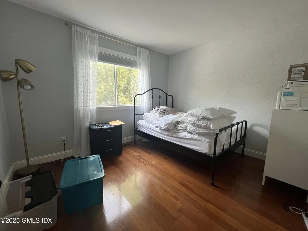 21 Booth Court Greenwich CT 06830