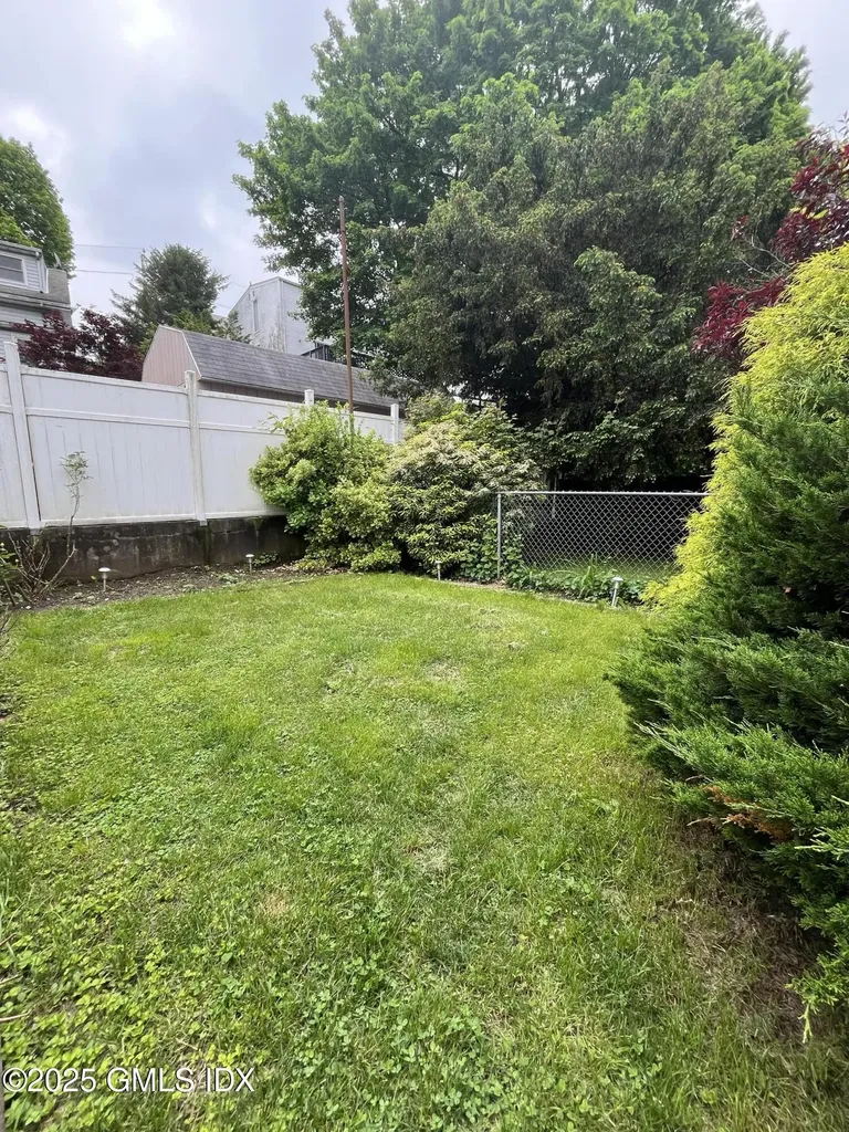 21 Booth Court Greenwich CT 06830