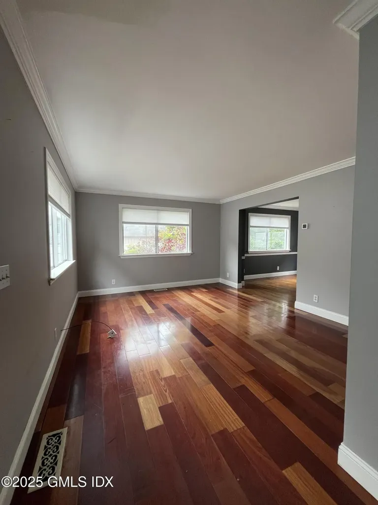 21 Booth Court Greenwich CT 06830