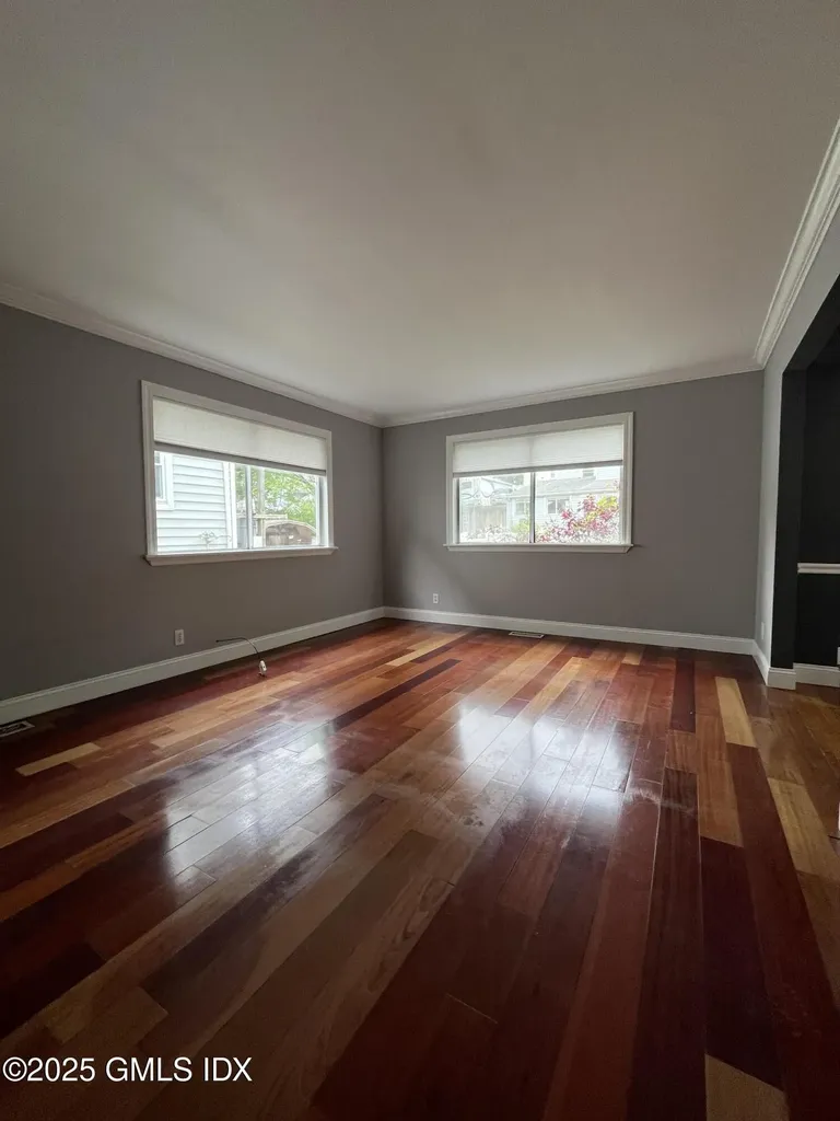 21 Booth Court Greenwich CT 06830