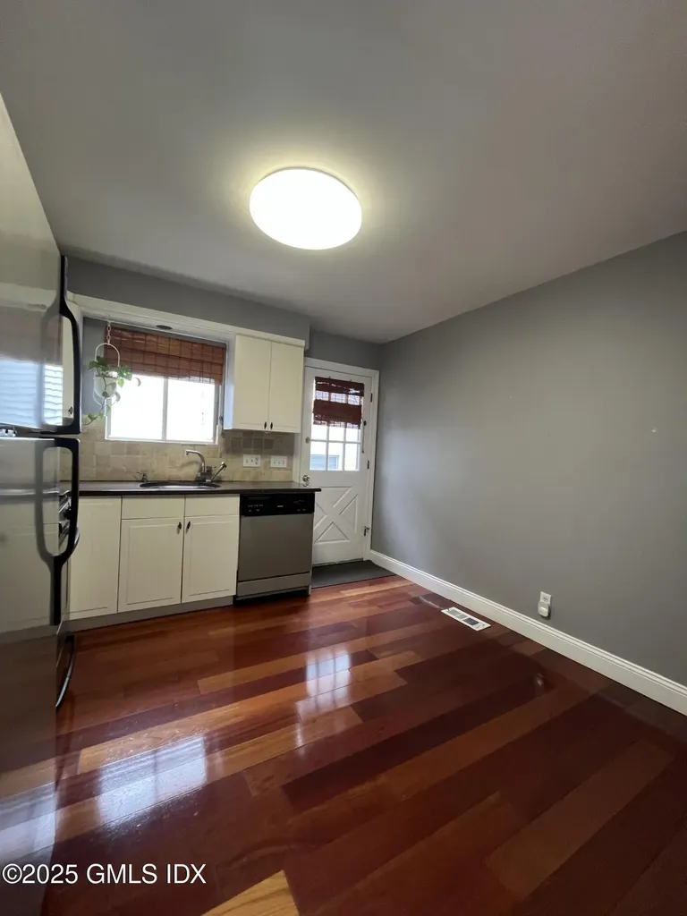 21 Booth Court Greenwich CT 06830