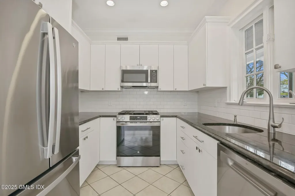 147 Holly Hill Lane Greenwich CT 06830