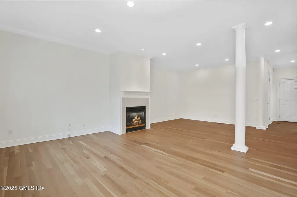 147 Holly Hill Lane Greenwich CT 06830