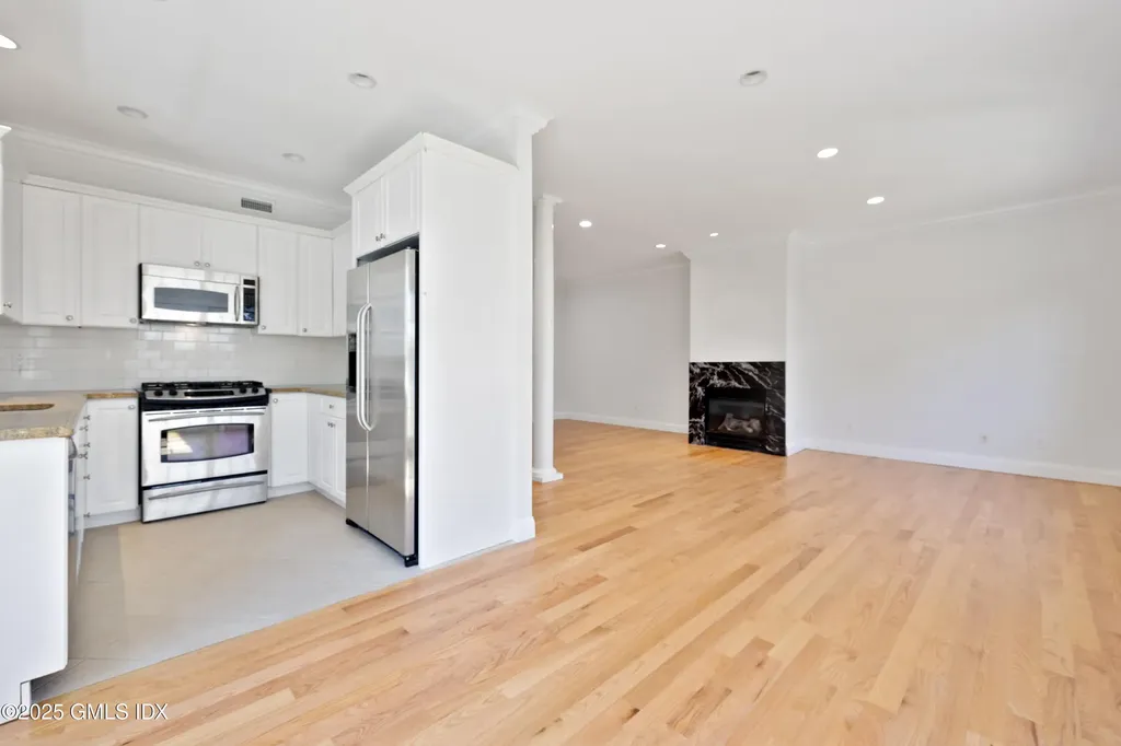 147 Holly Hill Lane Greenwich CT 06830