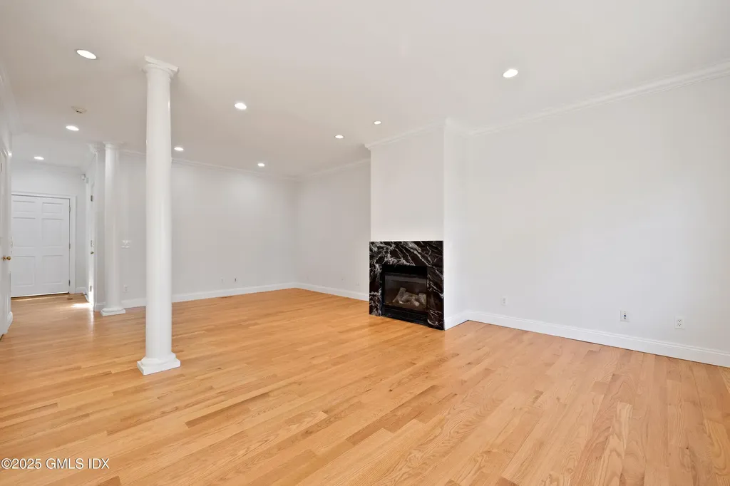 147 Holly Hill Lane Greenwich CT 06830