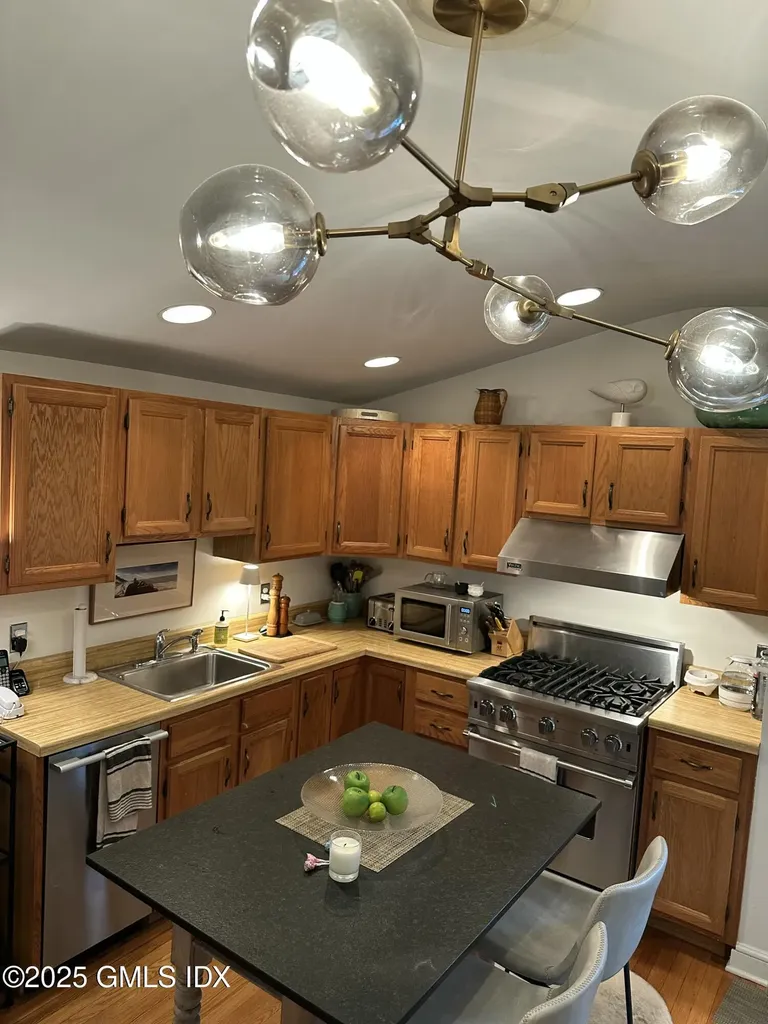 999 Lake Avenue Greenwich CT 06831