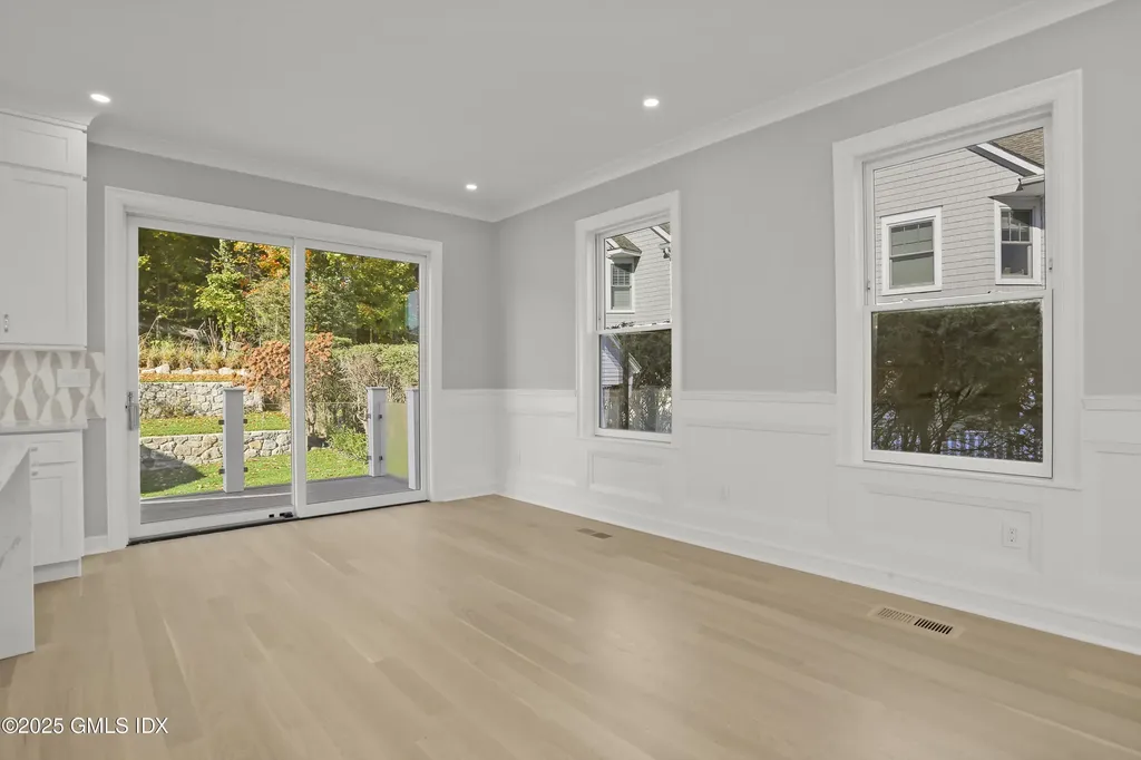 26 Sinawoy Road Cos Cob CT 06807