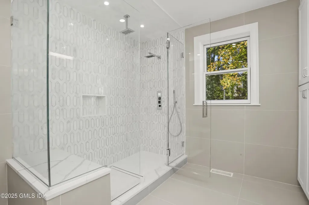 26 Sinawoy Road Cos Cob CT 06807