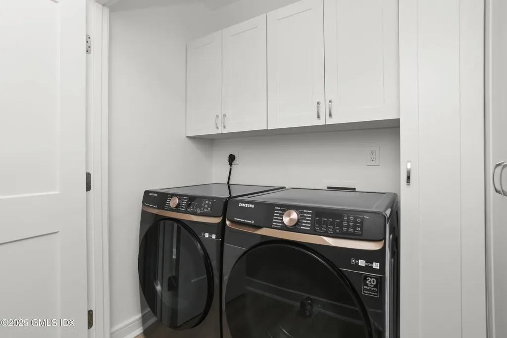 26 Sinawoy Road Cos Cob CT 06807