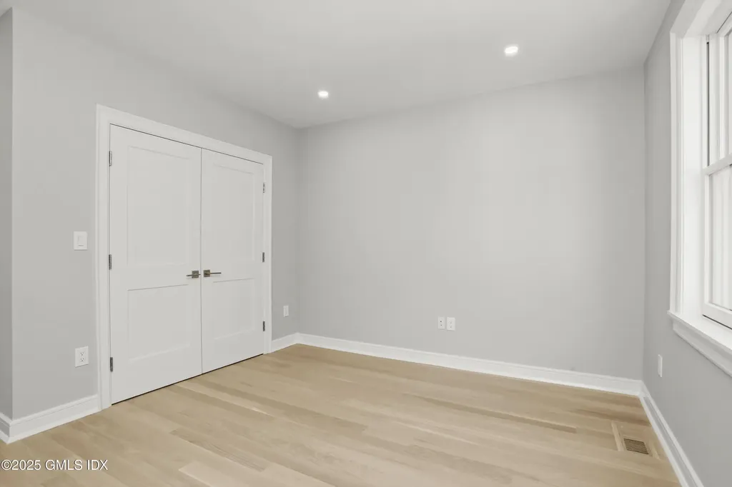 26 Sinawoy Road Cos Cob CT 06807