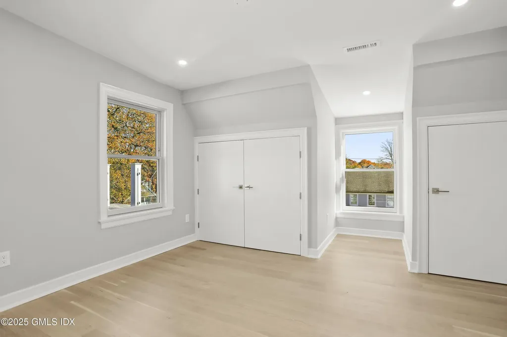 26 Sinawoy Road Cos Cob CT 06807